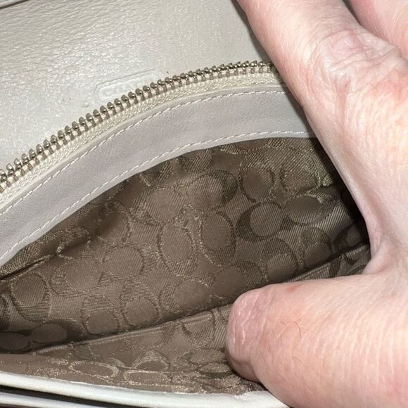 Coach Vintage Hamilton All Leather Wallet **SEE PICS AND DESCRIPTION - Picture 6 of 7